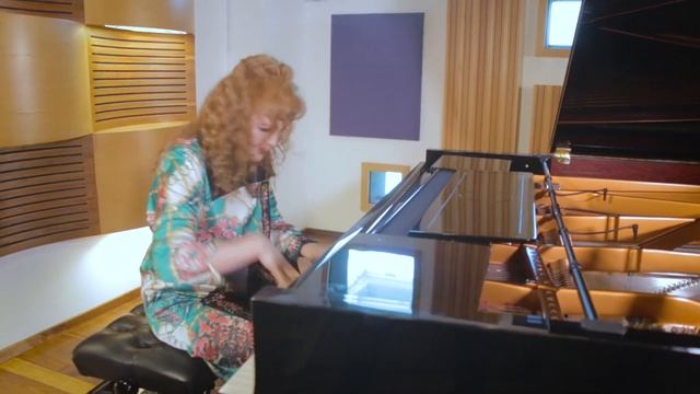 Oblivion (Astor Piazzolla, piano arrg Saul Cosentino). Irina Shishkina, piano смотреть онлайн