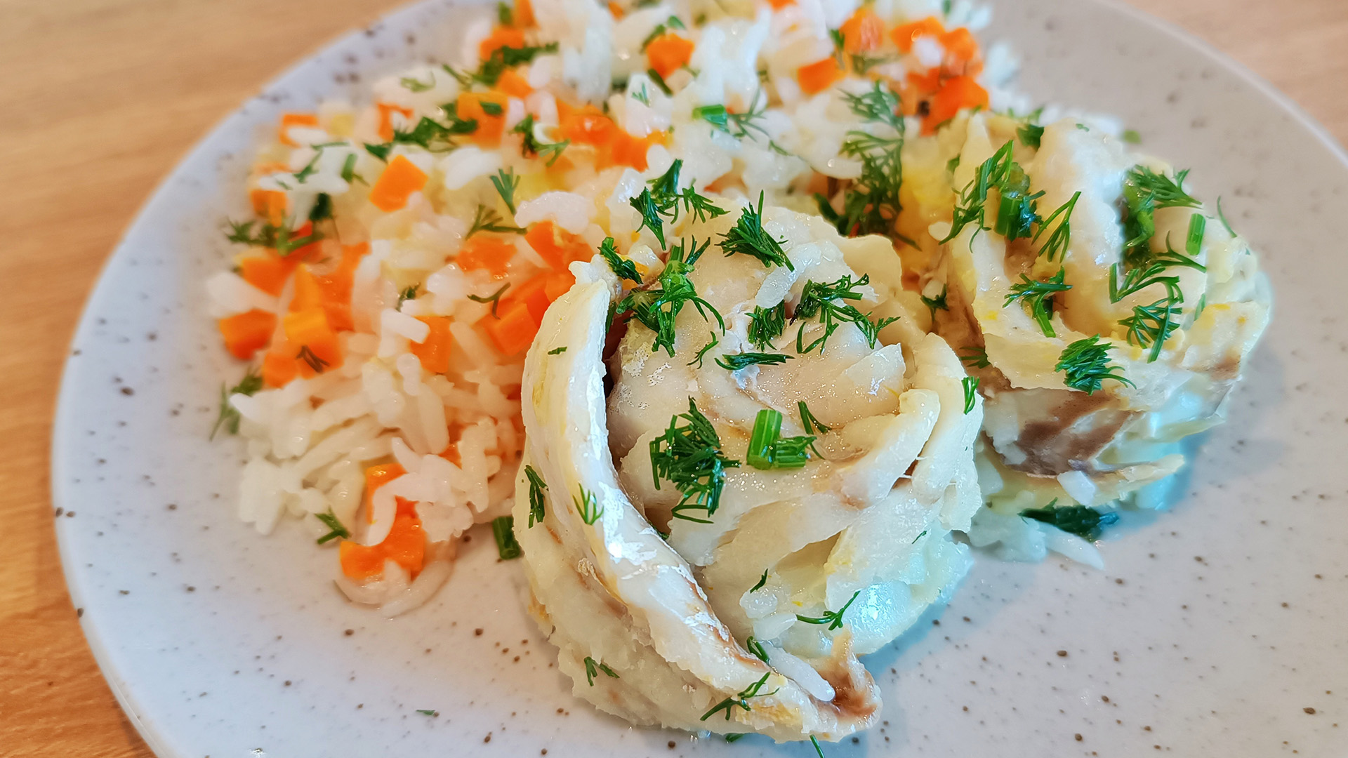 ПРИПУЩЕННЫЙ МИНТАЙ с рисом и овощами – идеальное диетическое блюдо! смотреть онлайн