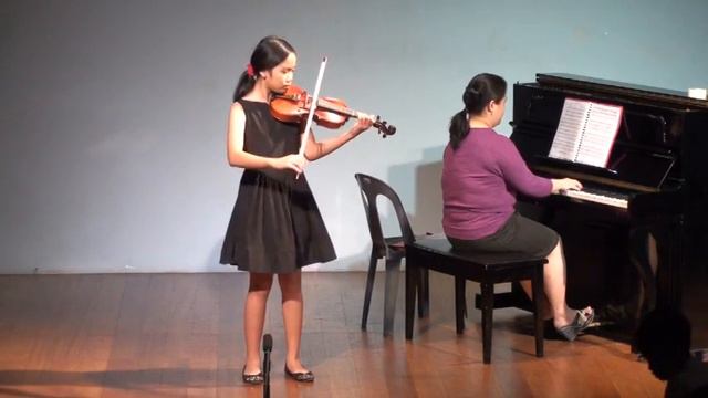 Minuet by W.A. Mozart смотреть онлайн