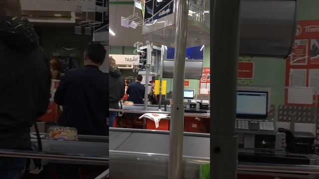 Пьяный мужик в пятерочке смотреть онлайн