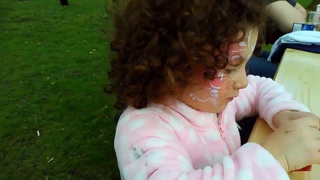 🐔 Easter eggs hunt! Ищем шоколадные яйца в парке и в своем саду. смотреть онлайн