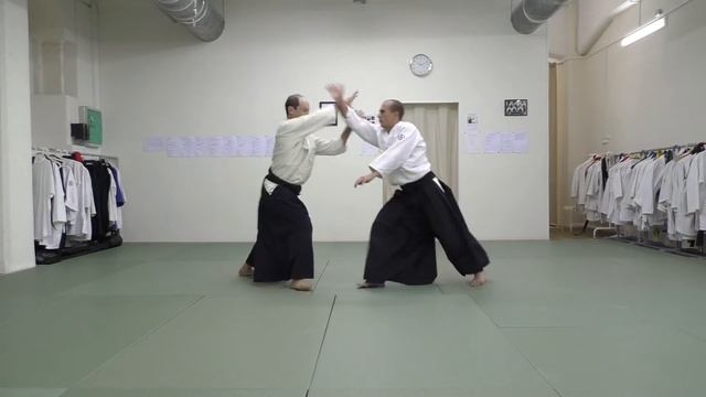 Шомен Учи - Гокё, Хидзи кимэ осаэ, Учи кайтэн санкё, Удэ гарами осаэ смотреть онлайн