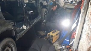 ВАЗ_2115,Переварка....,порогов,и поддомкратников..