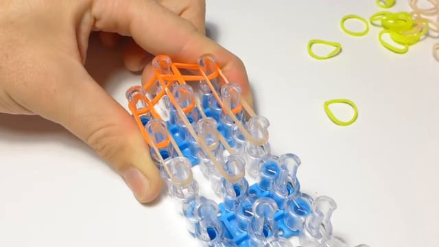 Рыжеволосая девочка из Rainbow Loom Bands смотреть онлайн