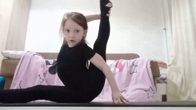 Видео 2: Готовимся сесть на шпагат) смотреть онлайн