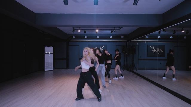 CRAXY (크랙시) - 'Poison Rose' Dance Practice Fix ver. смотреть онлайн