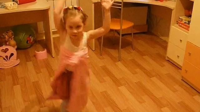 Люкшинова Варя - танец ангелов.avi смотреть онлайн