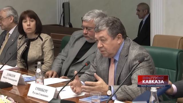 Руслан Гринберг: "То, что происходит на Украине, это вызов нам всем" смотреть онлайн