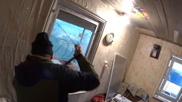 МЕНЯЕМ СТАРЫЕ ОКНА НА НОВЫЕ НА НАШЕЙ ДАЧЕ . #КУПИЛИ_ДАЧУ#9 смотреть онлайн