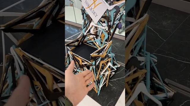 Тремпель, плечики или вешалка?? #Shorts смотреть онлайн