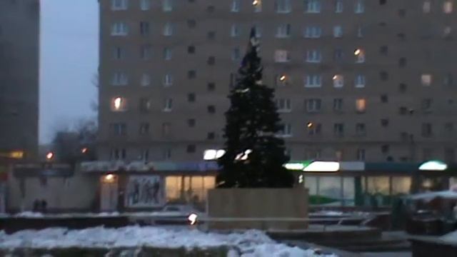 Такие елки позорят Балашиху. смотреть онлайн