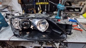 Mazda CX-7 Лечим слепую: замена линз на топовые BI-LED линзы Aozoom A4+ 2022.