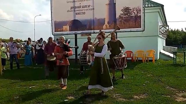 Шотландская волынка и барабаны.[ Всероссийский военно-исторический фестиваль «Великий Болгар»] смотреть онлайн