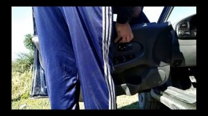 КИА Спектра- не запирается дверь.Решение проблемы за  минуту.