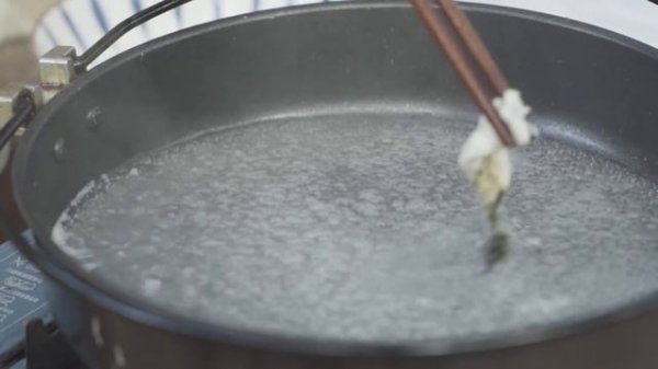 一條魚做出五種吃法！酸湯魚、沸騰魚、涼拌魚皮、炸魚鱗、酸甜魚條，全魚宴真的過癮！| Wild Cooking