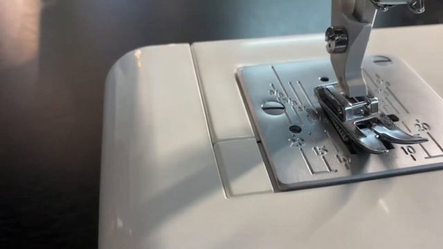 Как снять лапку на Janome v 12 смотреть онлайн