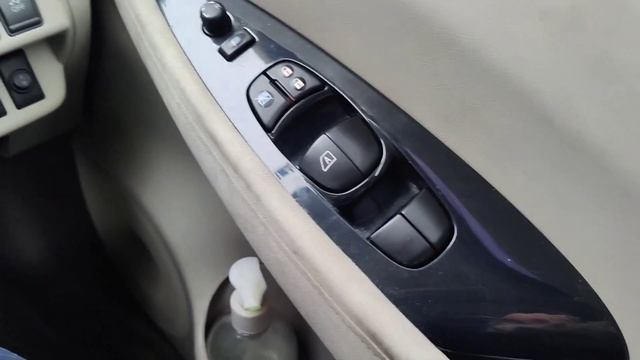 Nissan leaf снова кнопки и что делать если кнопка вышла из строя а окно закрыть надо... смотреть онлайн