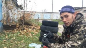 Боксёрская груша из старых автомобильных покрышек.