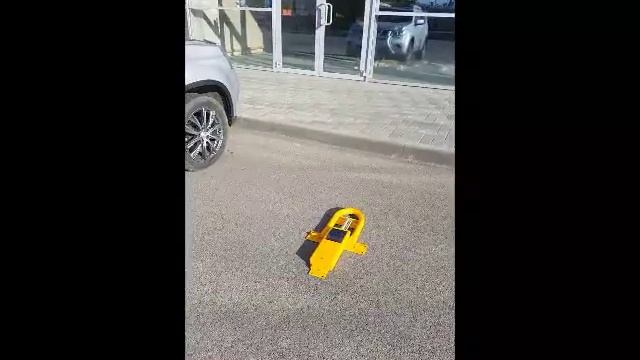 Наш новый парковочный барьер (Our new parking barrier) смотреть онлайн
