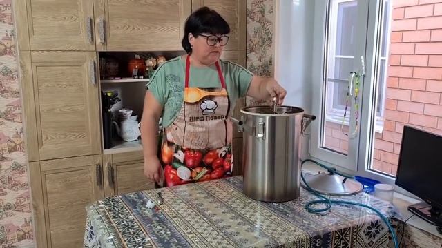 Ейск?Собираем в тачку виноград. Грудинка горячего копчения в коптильне "Гестия"... смотреть онлайн