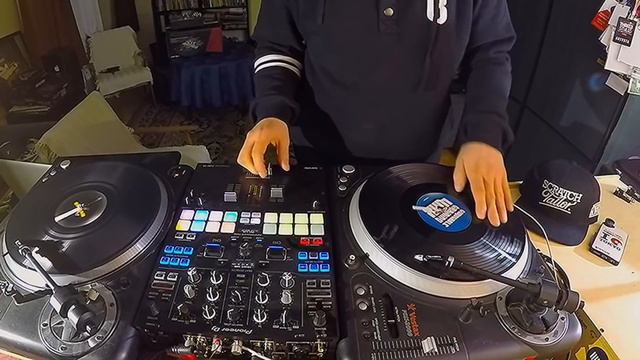 VaZee - Pad Scratch смотреть онлайн