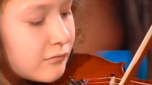 Anna Savkina (12 years old) - Tchaikovsky Melody смотреть онлайн