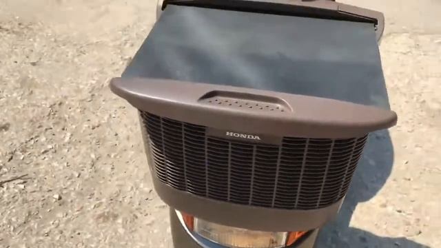 Осматриваю для покупки мопед хонду с корзиной смотреть онлайн