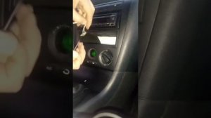 Октавия Тур как достать лампу подсветки управления печки