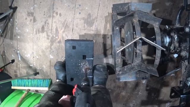 Устанавливаю грунтозацепы и противовес на мотоблок с снегоотвалом , испытания.