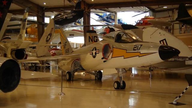 Американская сказка на ночь — музей авиации ВМФ в Пенсаколе смотреть онлайн