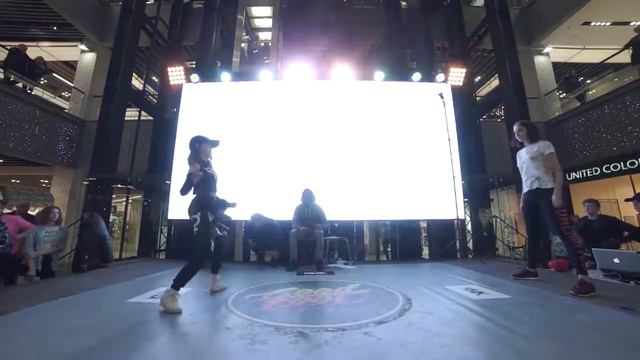 Никитина Даша vs Иванец Оля | 1/4 Dancehall Beginners| Good Foot Battle смотреть онлайн