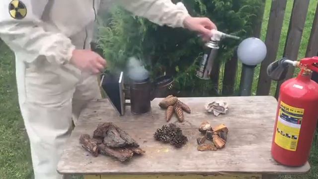 Как легко разжечь дымарь и сделать дым пахучим. смотреть онлайн