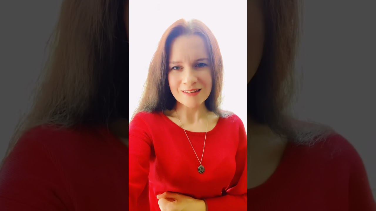 Нас тянет к тем, кто душу обнимает #shorts #стихи смотреть онлайн