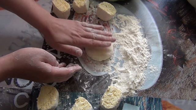 Cырники очень вкусные , готовить легко !!!!!