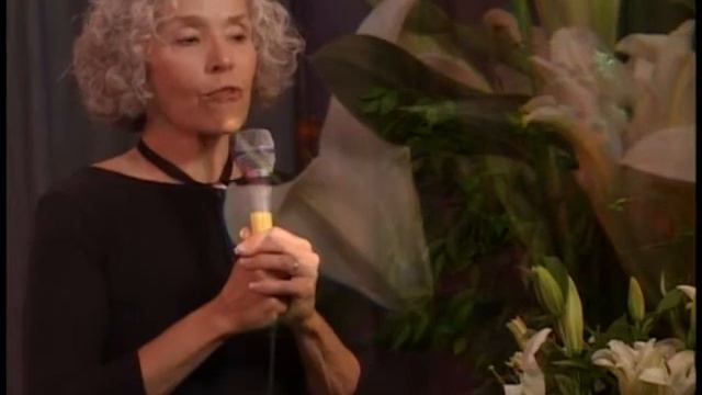 Vicki Mandell King Performs Leap Away and A Routine Procedure смотреть онлайн