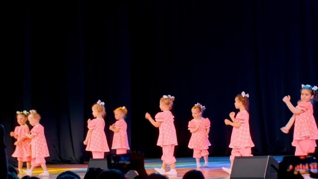 Детки конфетки - детский танец 3-4 года смотреть онлайн