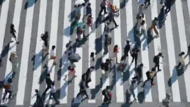 Стихотворение "Сквозь толпу". (22.06.24 г.).