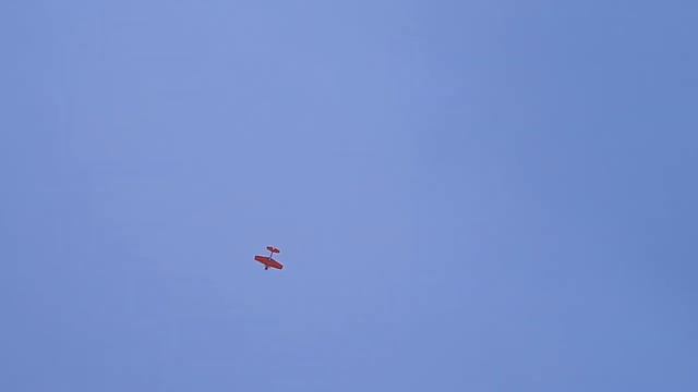 В небе тренер пилотажка Sbach 342 950 / ALNADO