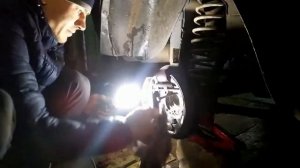 Как заменить сальник полуоси нива