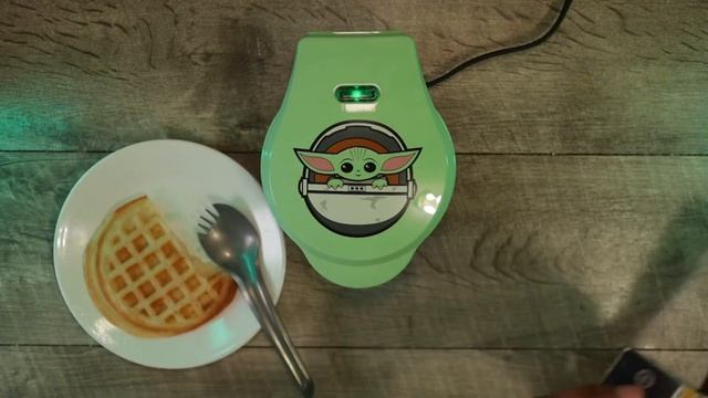 Unboxing of the Star Wars The Mandalorian /The Child/Grogu (Baby Yoda) 4" Mini Waffle Maker(LSW-46C смотреть онлайн