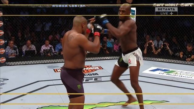 Jon Bonless Jones vs Daniel Cormier 2 HD смотреть онлайн