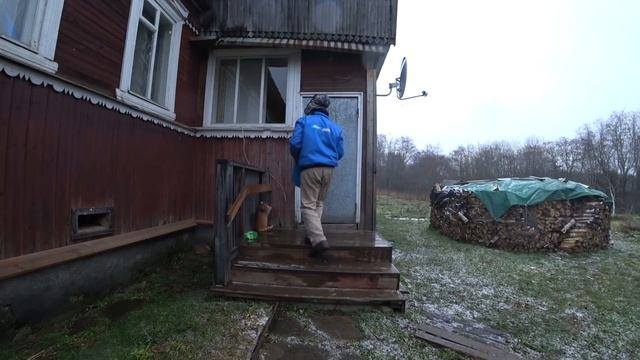 КУПИЛ ДОМ В ДЕРЕВНЕ / ПОШЕЛ В ЛЕС / ЗАГОТОВКА ДРОВ смотреть онлайн