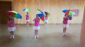 "Танец с зонтами"