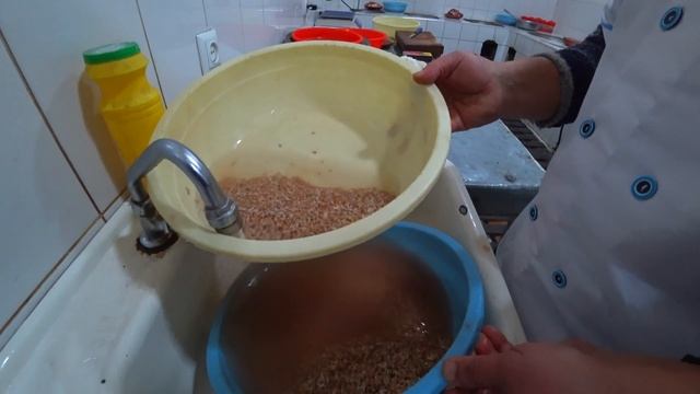 Главное не съесть ложку! Узбекский плов по Андижански, со всеми подробностями!Узбекистан. смотреть онлайн