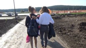 1 сентября ➤ Ксюша идёт в 7 класс ➤ Аня идёт в 3 класс