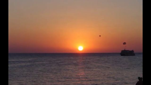 Ibiza Sunset at Cafe Del Mar 2004 смотреть онлайн