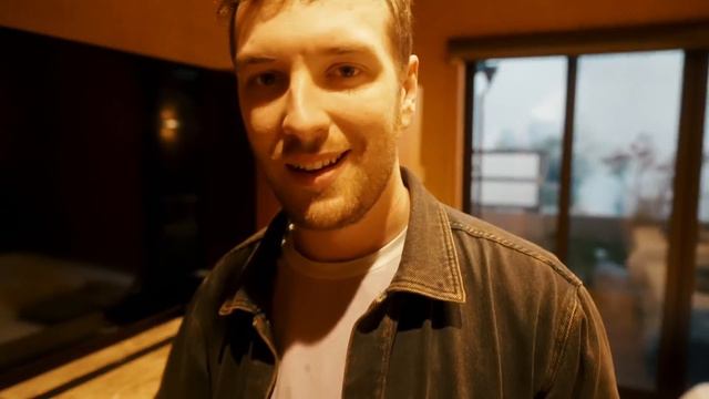 Inside Japan's LARGEST Hotel Room ♨️ 2 PRIVATE Baths + Swimming Pool | Feat. @CDawgVA смотреть онлайн