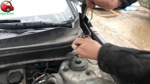 Установка упоров / амортизаторов капота на Hyundai Sonata YF / Хюндай Соната 6 (www.upora.net)