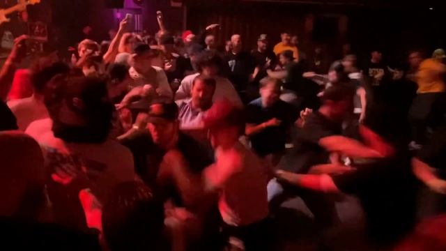 Scowl - live “Retail Hell” @ Music Box. San Diego, CA 10/4/22 смотреть онлайн