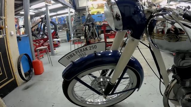 Ява 250 Перак / Jawa 250 Perak. Реставрация. Мотоателье Ретроцикл смотреть онлайн